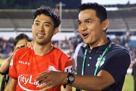 HLV Kiatisuk mời Chanathip sang V.League