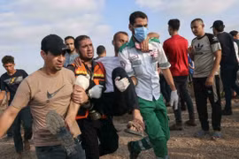 Israel không kích Gaza sau các cuộc đụng độ biên giới bùng phát