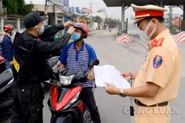 Đến Đồng Nai, nhiều người chưa có giấy xét nghiệm Covid-19 âm tính phải “quay đầu”