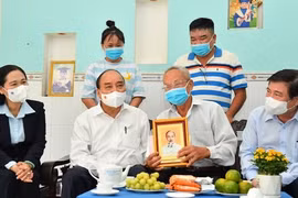 Chủ tịch nước ban hành Quyết định tặng quà nhân dịp kỷ niệm 74 năm ngày Thương binh - Liệt sỹ