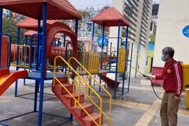Ca nhiễm Covid-19 mới ở Hà Nội, trường mầm non Cầu Diễn phải cách ly