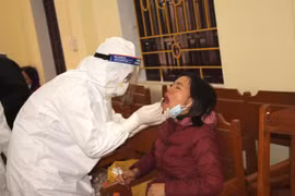 Thành phố Hồ Chí Minh khuyên người dân không về quê vùng dịch ăn Tết