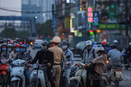 Hà Nội: Nguyên nhân khiến đường Lê Văn Lương ùn tắc nghiêm trọng