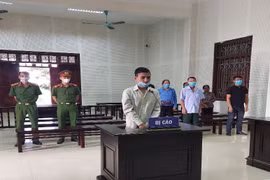 12 năm tù cho kẻ giết bạn cùng phòng hát karaoke
