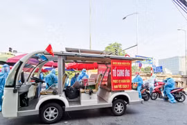 Hà Nội tiếp tế lương thực cho hàng chục ngàn hộ dân bị phong tỏa
