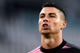 Siêu sao Ronaldo đưa ra chỉ thị về việc quay lại MU
