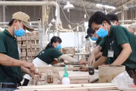 Bình Dương cần chủ động xây dựng các phương án phục hồi sản xuất kinh doanh