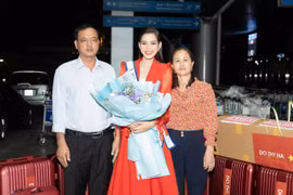 Đỗ Thị Hà lên đường đi Puerto Rico thi Miss World 2021