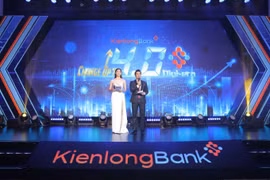 Mãn nhãn với chương trình biểu diễn nghệ thuật tại sự kiện kỷ niệm 26 năm KienlongBank