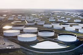 Giá xăng dầu hôm nay 29/12: Dầu Brent tăng sát mức 80 USD/thùng