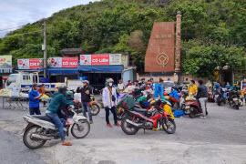 Kiểm soát dòng người về từ tâm dịch