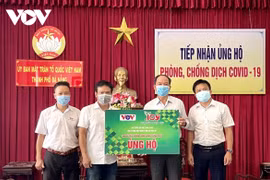 Đài Tiếng nói Việt Nam tổ chức hoạt động trao quà “San sẻ yêu thương- Đồng hành chống dịch”