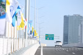 Cấm phương tiện lưu thông qua cầu cạn Mai Dịch - Nam Thăng Long