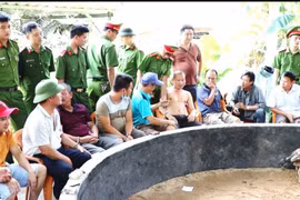 Triệt phá trường gà khủng, thu giữ hàng trăm triệu đồng