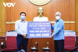 Đài Tiếng nói Việt Nam trao 300 triệu đồng ủng hộ Quỹ phòng, chống Covid-19