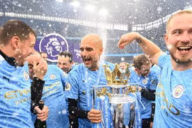 HLV Pep Guardiola thắng giải HLV hay nhất Premier League
