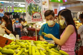 Các siêu thị đảm bảo nguồn cung hàng hóa thiết yếu cho người dân khi Hà Nội