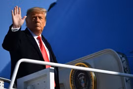 Ông Trump phát biểu diễn văn chia tay trước khi rời nhiệm sở