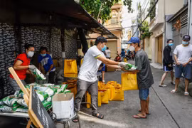 T&T Group tặng 100.000 suất quà tổng giá trị 30 tỷ đồng cho người dân TP.HCM gặp khó khăn do Covid-19
