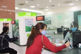 Hiệp hội Ngân hàng đề nghị ưu tiên tiêm vắc-xin cho nhân viên ngành ngân hàng