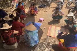 Hàng chục “quý bà” đánh bạc giữa mùa dịch COVID-19