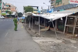 Phát hiện người đàn ông tử vong trước cổng Bến xe miền Tây
