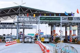 Xử lý nghiêm các phương tiện không đủ điều kiện đi vào cửa thu phí điện tử không dừng