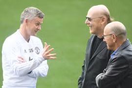 Nhà Glazers rao bán CLB Man Utd với giá bất ngờ?