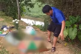 Phát hiện thi thể bé trai sơ sinh trôi dạt trên sông Ngàn Sâu