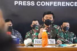 Tàu ngầm Indonesia được cho là đã chìm sau khi tìm thấy các mảnh vỡ