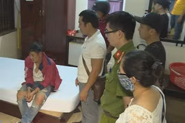 Bắt đôi nam nữ sử dụng ma túy, đâm cảnh sát bị thương