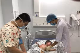 Bến Tre: Cứu thành công bé trai bị bỏng nước nặng