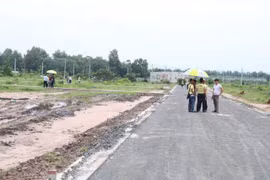 “Sốt” đất khắp nơi: Vạch trần thuyết âm mưu của “cò” đất