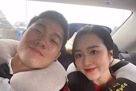 Tiền vệ Xuân Trường hạnh phúc bên vợ sắp cưới
