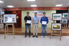 Trao giải cuộc thi và triển lãm ảnh báo chí “Cuộc sống thường ngày”