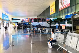 TP. HCM tạm dừng nhập cảnh hành khách tại sân bay Tân Sơn Nhất