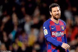 Chấp nhận giảm lương, siêu sao Messi ký hợp đồng 2 năm với Barcelona