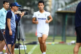 Bình Dương FC quên đăng ký Lê Văn Sơn