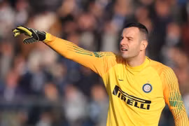 CLB Inter Milan trở thành ổ dịch Covid-19, bóng đá châu Âu bị xáo trộn