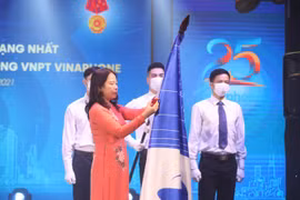 Tổng Công ty Dịch vụ Viễn thông đón nhận Huân chương Lao động hạng Nhất và kỷ niệm 25 năm mạng di động VinaPhone