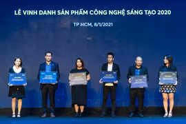 VSMART – Thương hiệu điện thoại Việt xuất sắc nhất TECH AWARDS 2020
