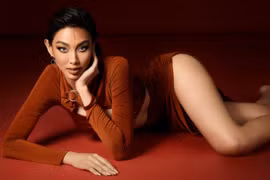 Trước thềm Miss Grand International, Thùy Tiên nóng bỏng với làn da nâu