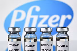 Vaccine Pfizer hiệu quả 93% ngăn nhập viện người 12-18 tuổi