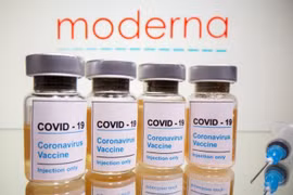 Vắc xin Covid-19 của Moderna có thể chống lại biến thể mới của virus Corona