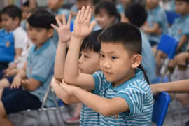 Bộ GD&ĐT: Hà Nội được linh hoạt xử lý bỏ bài kiểm tra học kỳ 2 với học sinh lớp 1, lớp 2