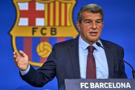 Chủ tịch Barca nói gì về việc để mất Lionel Messi?