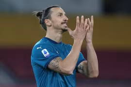 Ibrahimovic chưa muốn xa sân cỏ ở tuổi 39