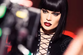 Jessie J đối mặt với việc mất giọng vì bệnh tật