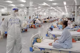 Điều dưỡng điều trị bệnh nhân COVID-19 căng sức trong thời gian dài