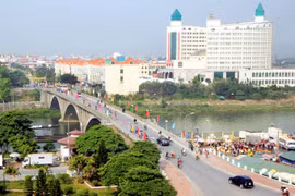 Hàng hóa xuất khẩu từ vùng dịch tới Móng Cái, đến tay nắm cửa xe cũng phải xét nghiệm virus